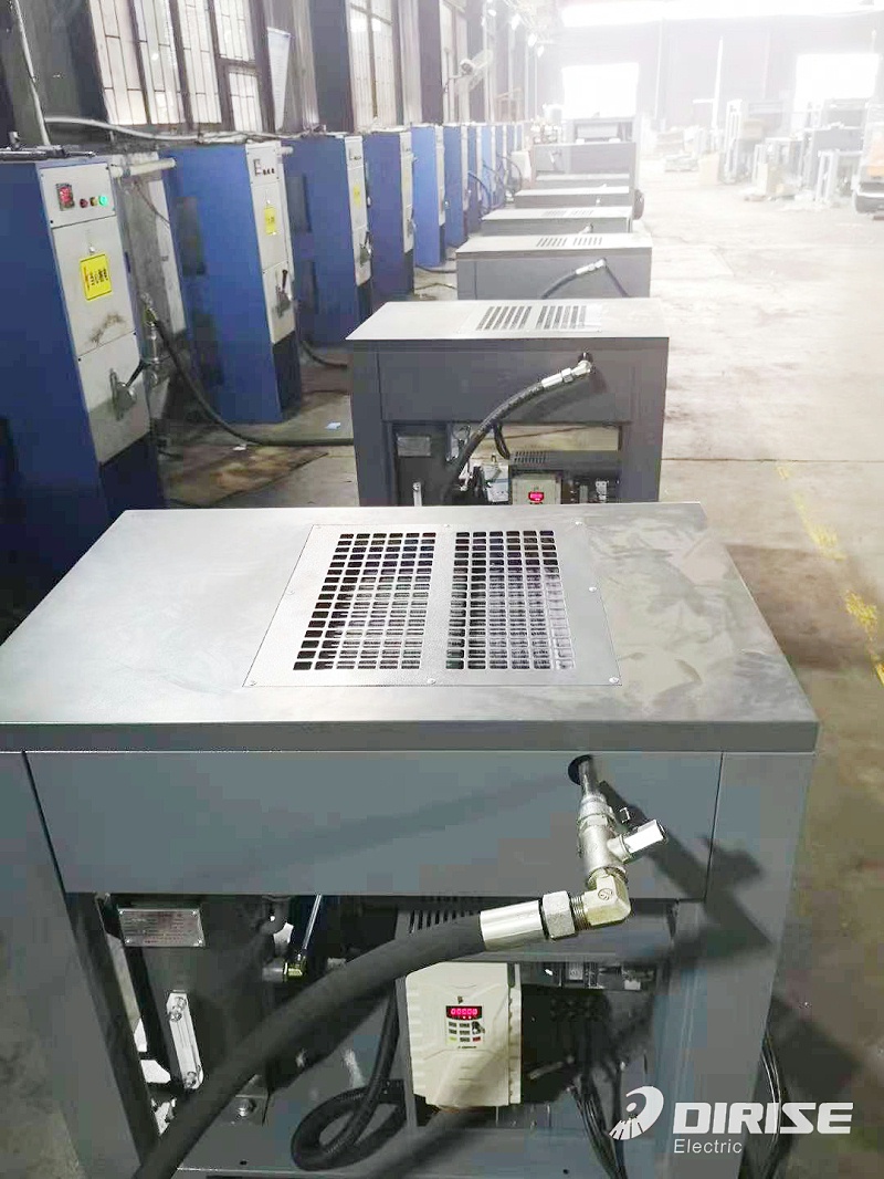 空壓機(jī)專用變頻器應(yīng)用現(xiàn)場(chǎng)